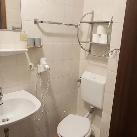 Hotel Gutsweinschaenke & Muellers *